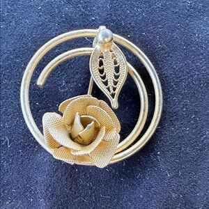 Vintage Gold Floral Brooch